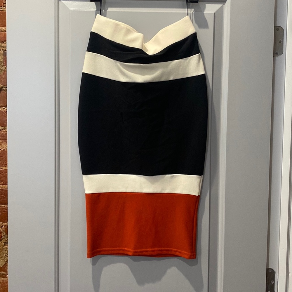 Forever 21 Knee Length Pencil Skirt